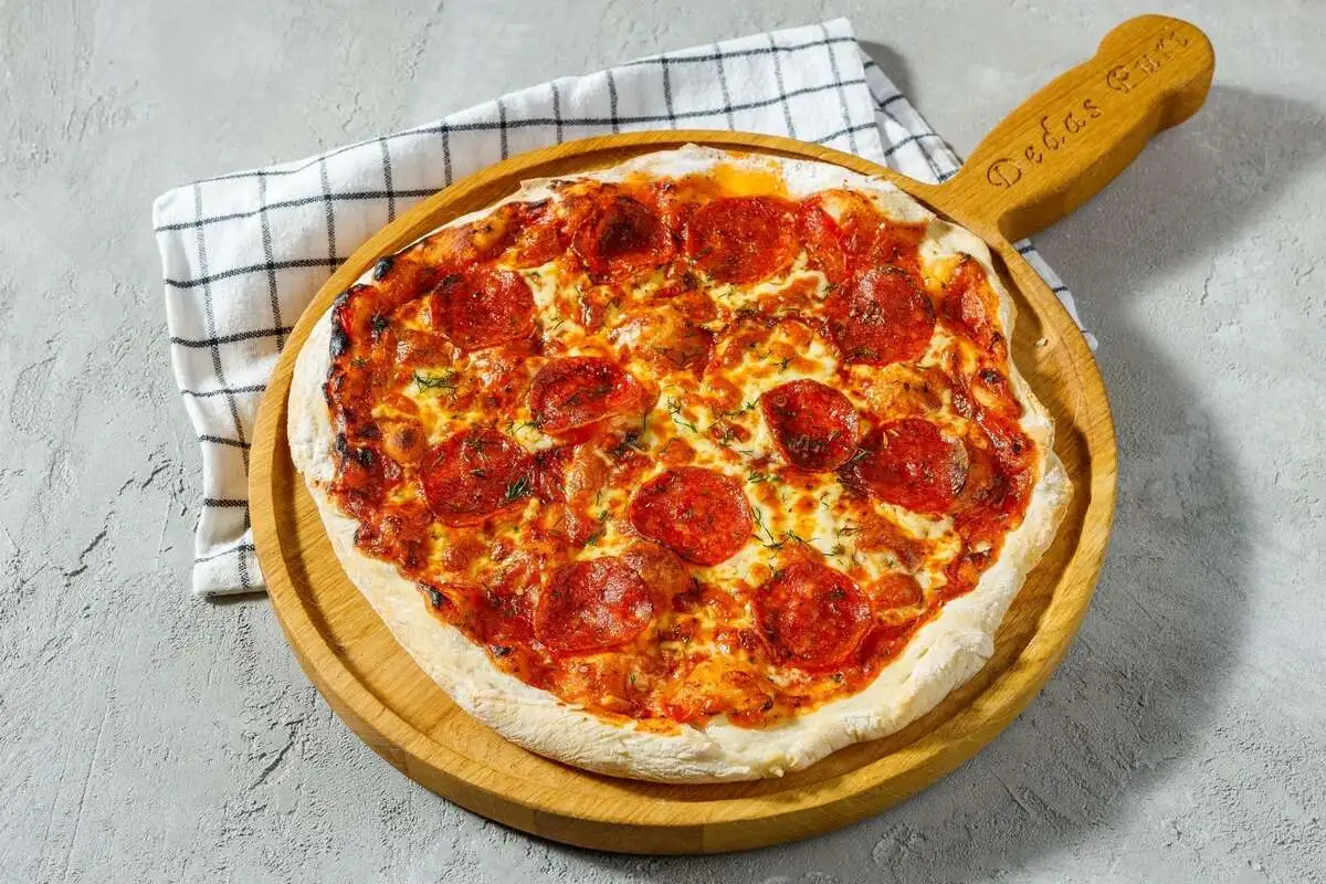 Пицца пепперони