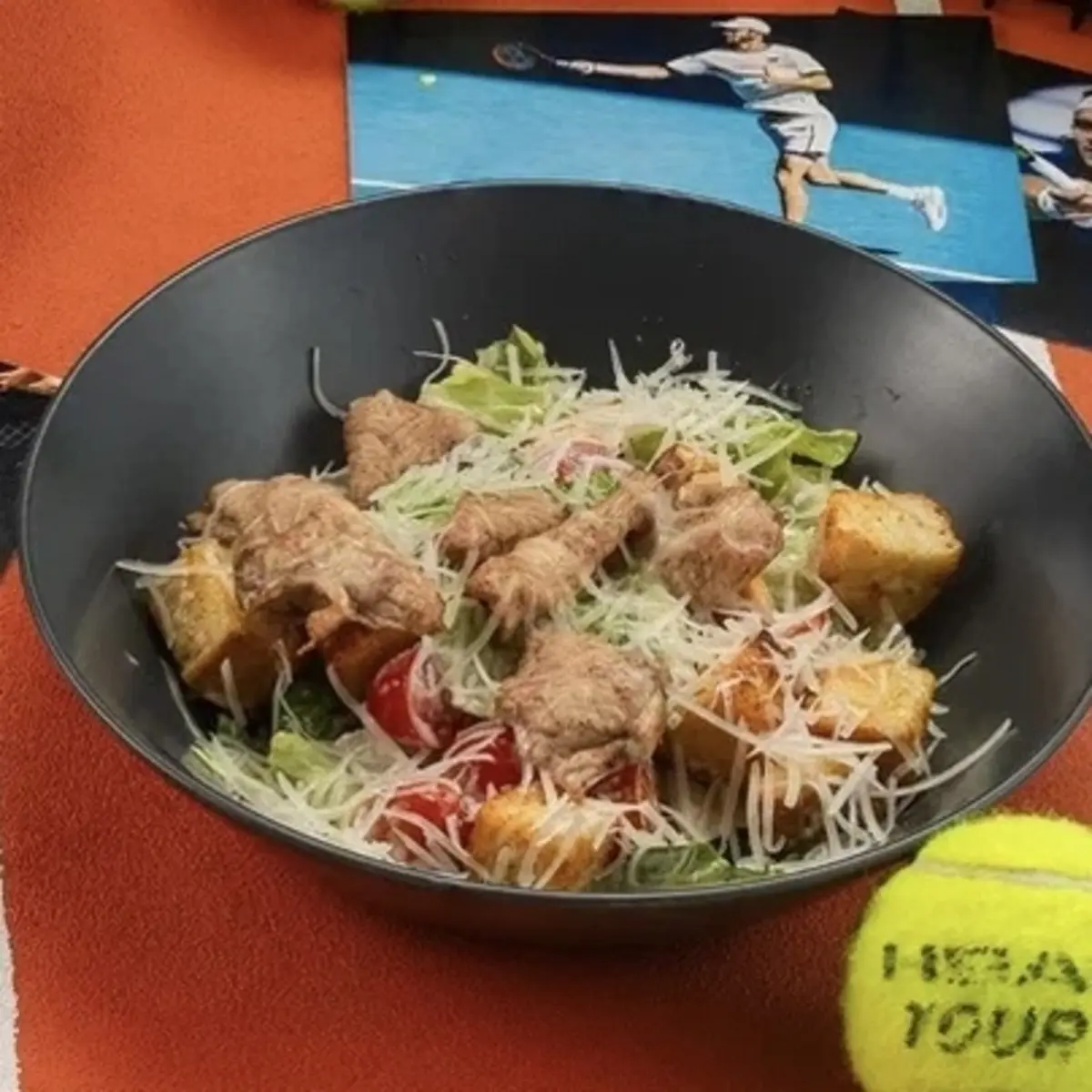 Цезарь с курицей