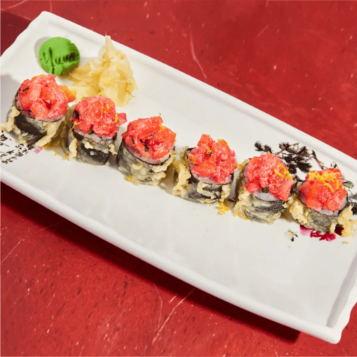 Ролл темпура лосось