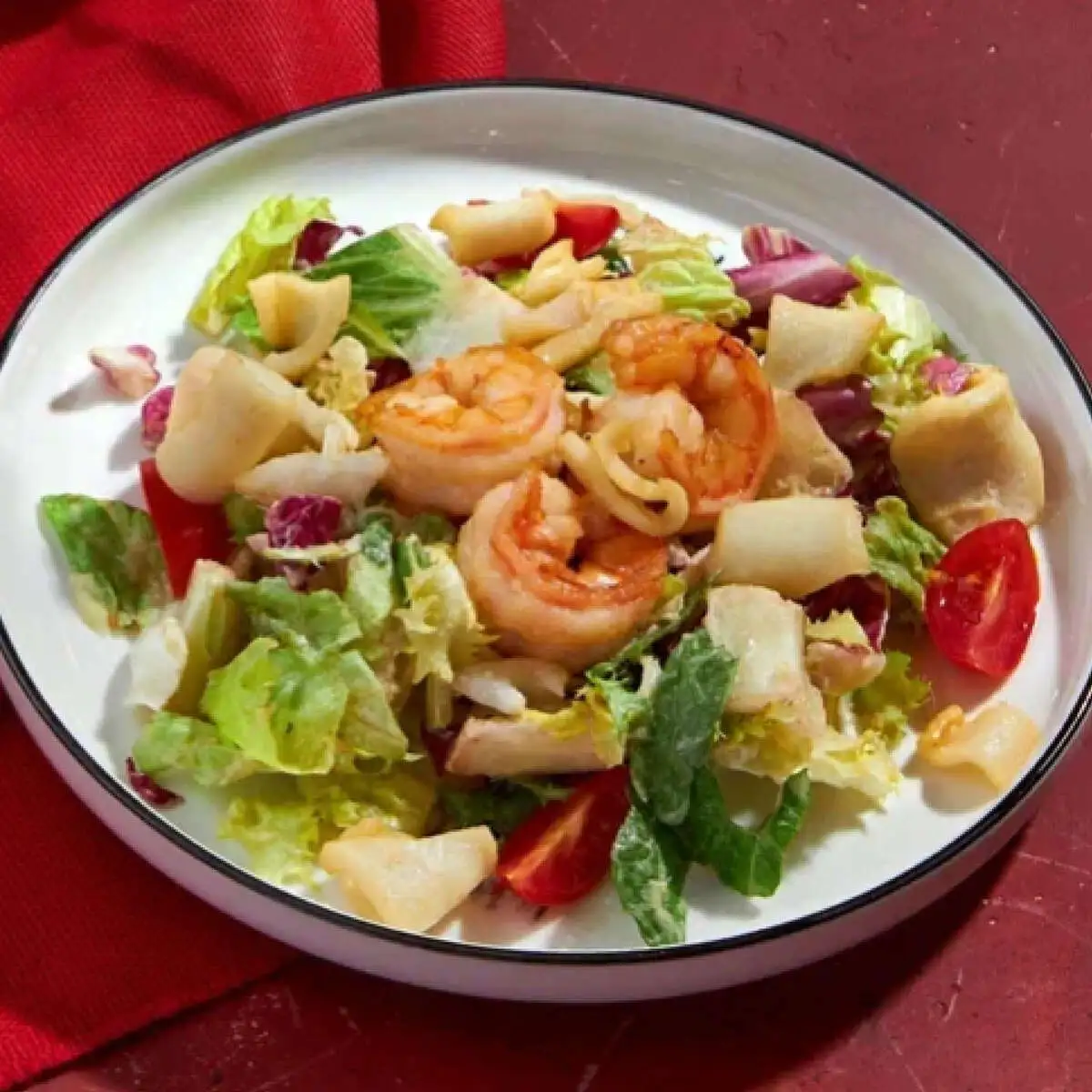 Салат с кальмаром и креветкой