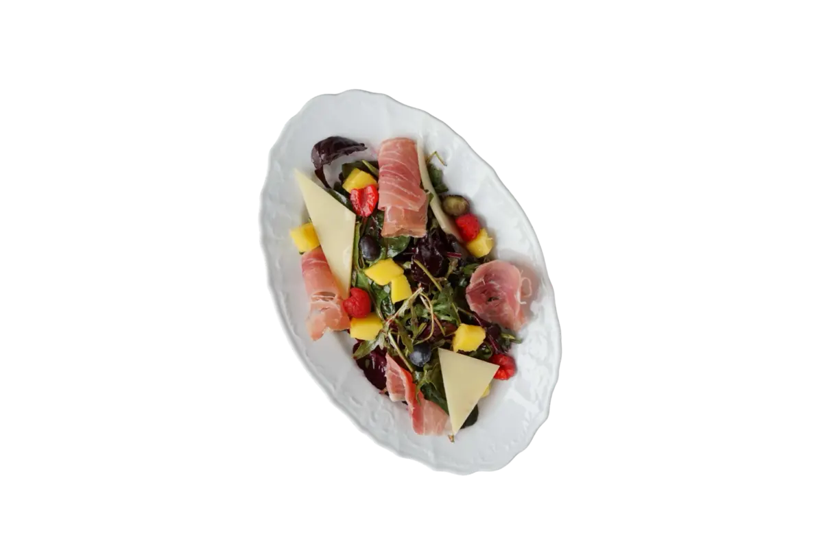 Руккола с прошутто и манго