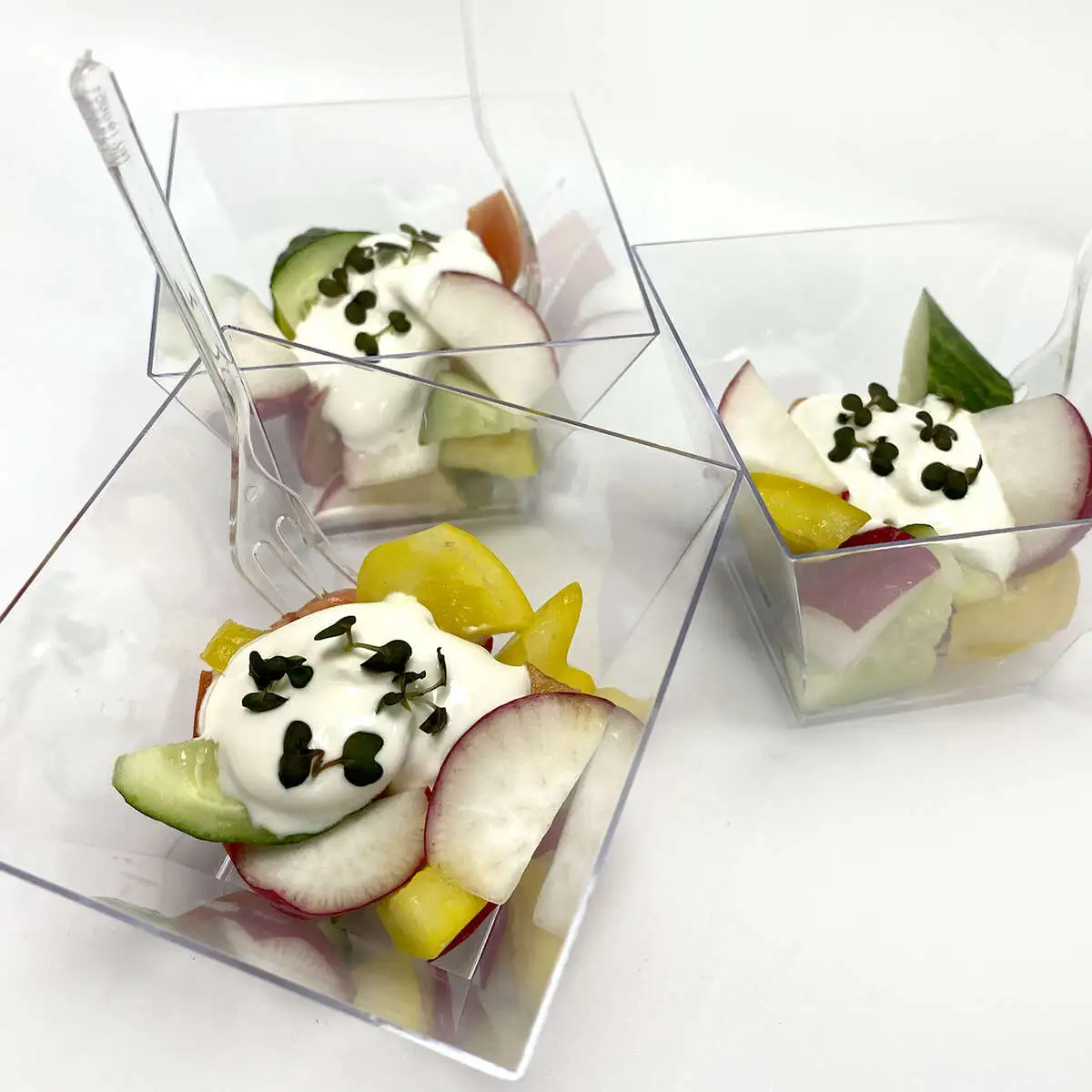 Салат Летний из свежих овощей со сметаной