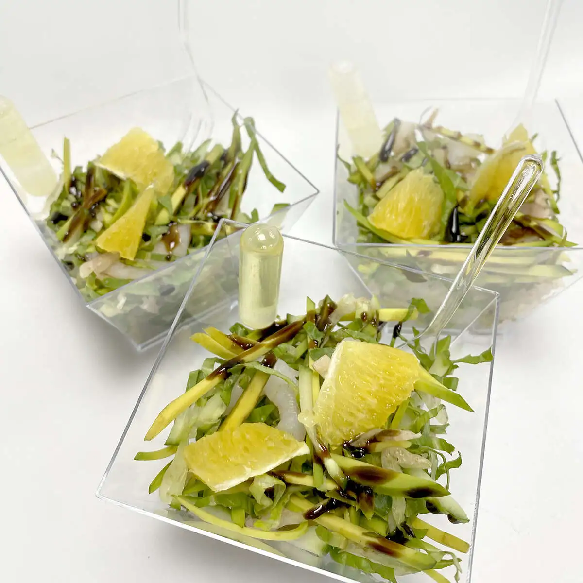 Салат-коктейль с креветками и авокадо