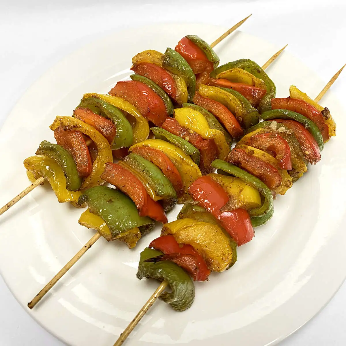 Ассорти-гриль из болгарского перца на шпажке