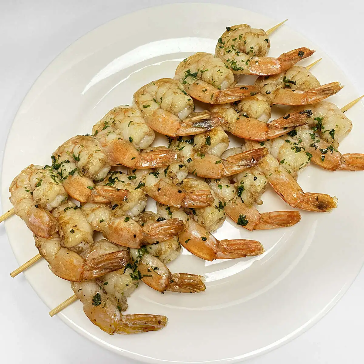 Шашлычок из креветок на шпажке