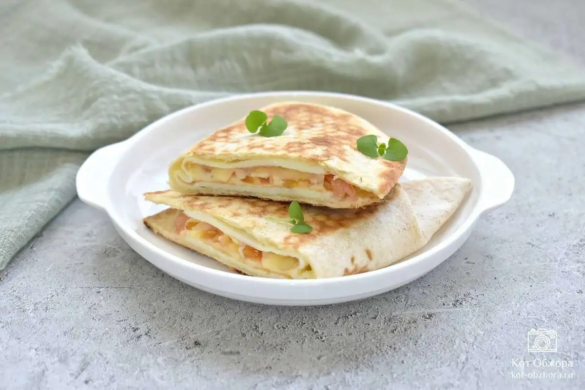 Тортилья с ветчиной и сыром