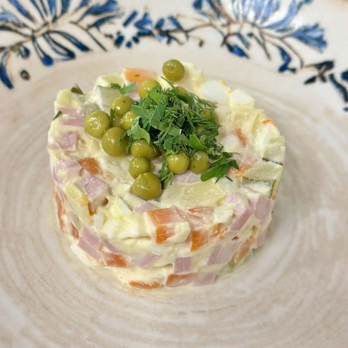 Оливье с ветчиной