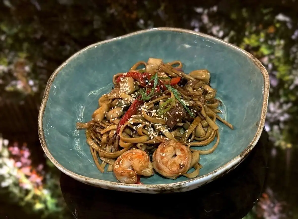 Лапша удон с морепродуктами/Udon noodles with seafood