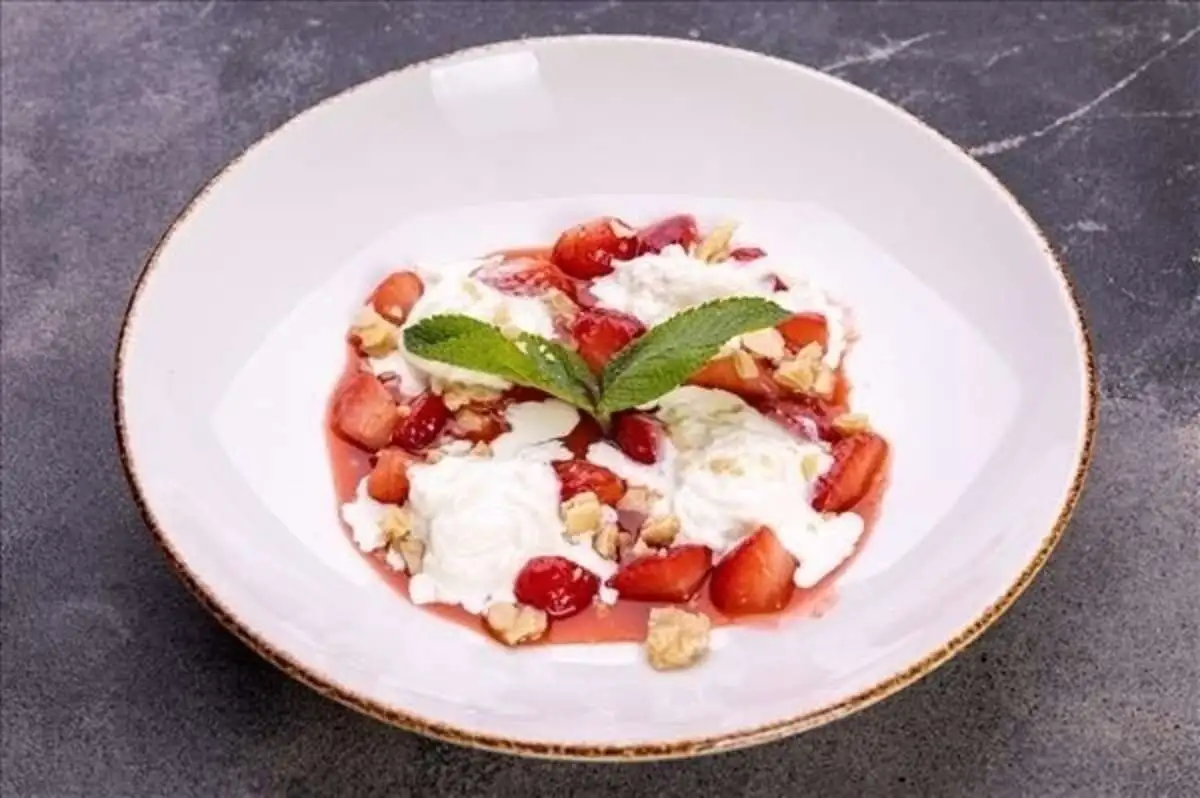 Страчателла с клубникой