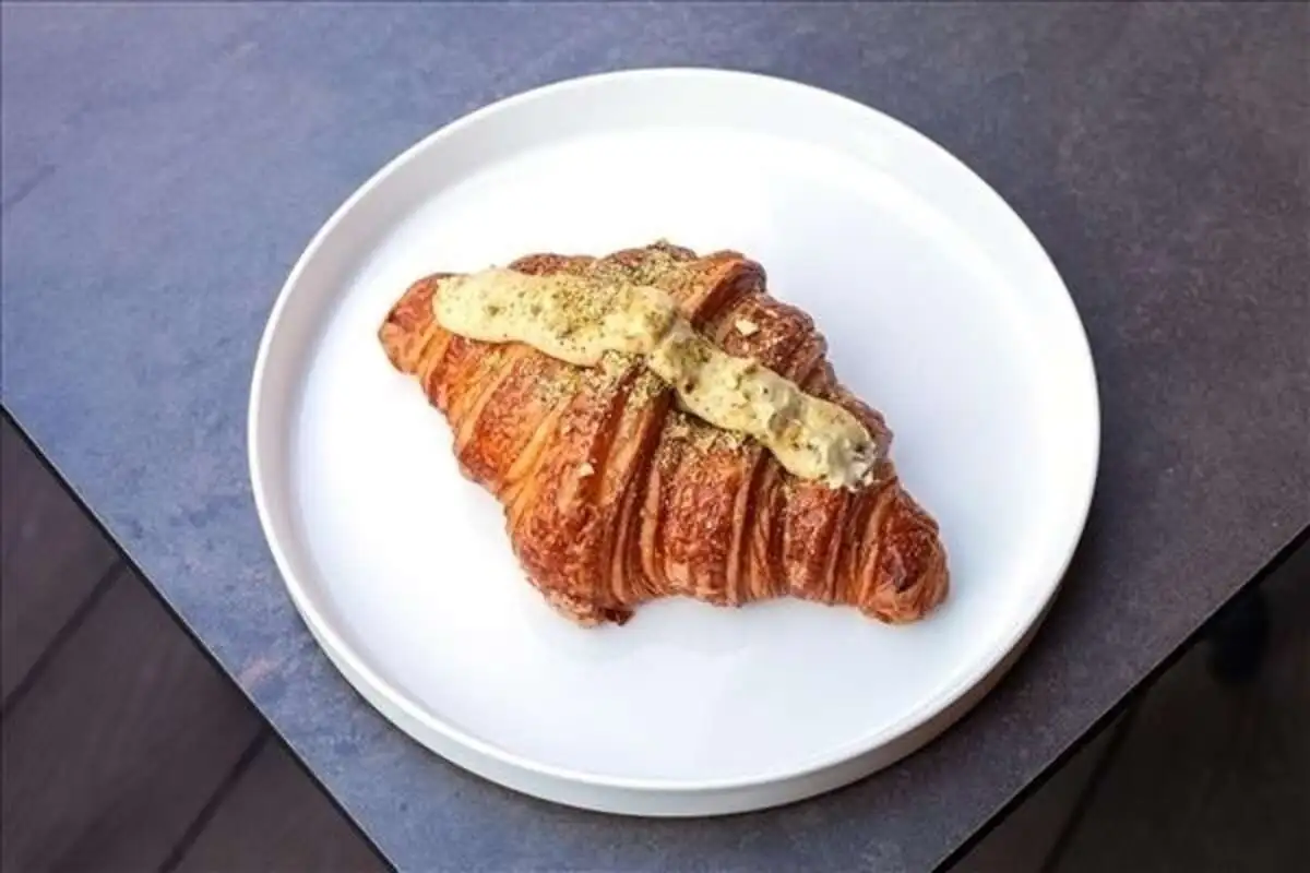 Круассан фисташковый