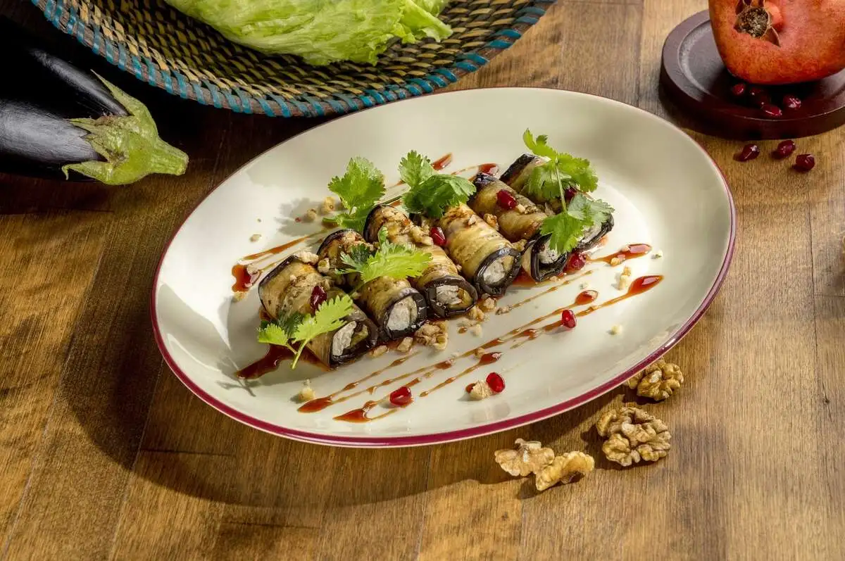 Рулетики из баклажан