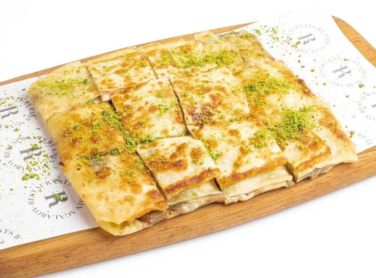 Гозлеме с фисташками