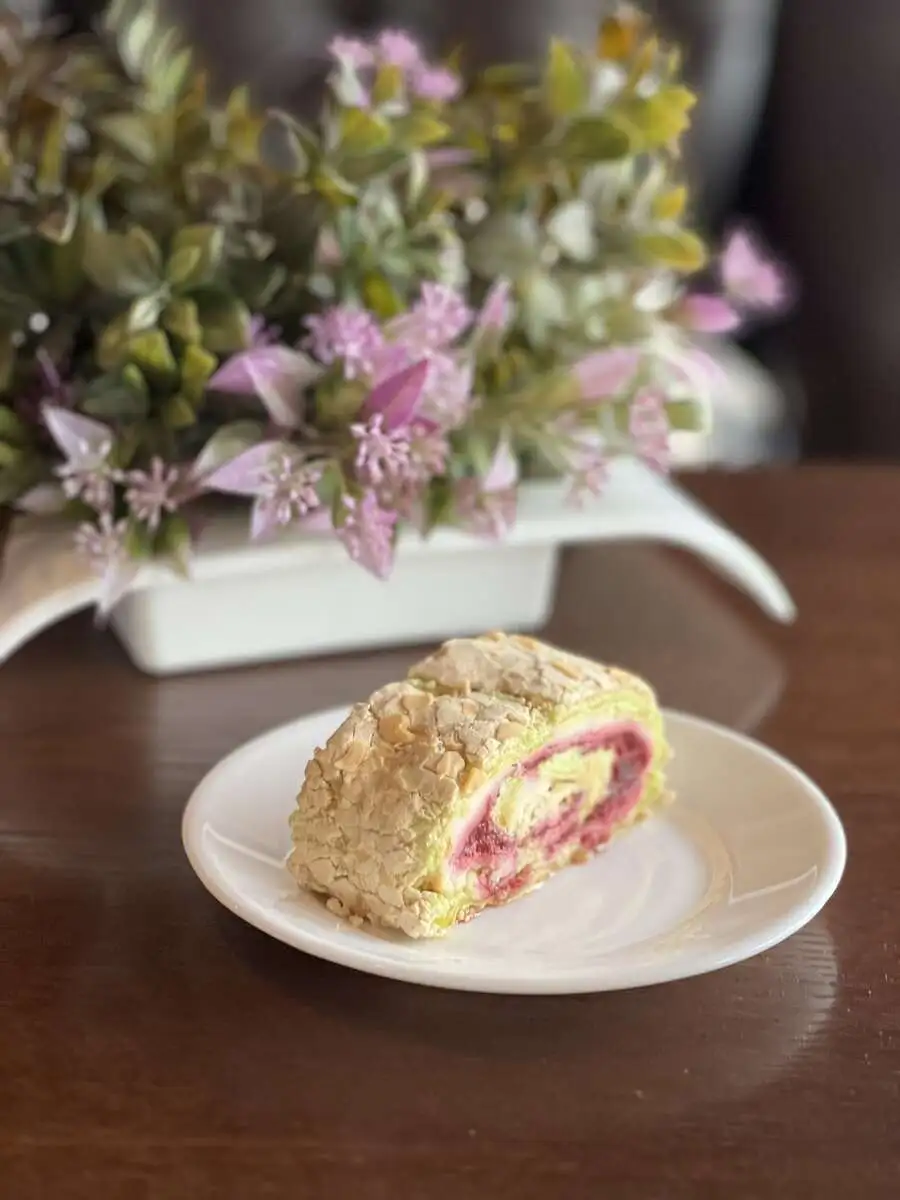 Рулет бисквитно творожный