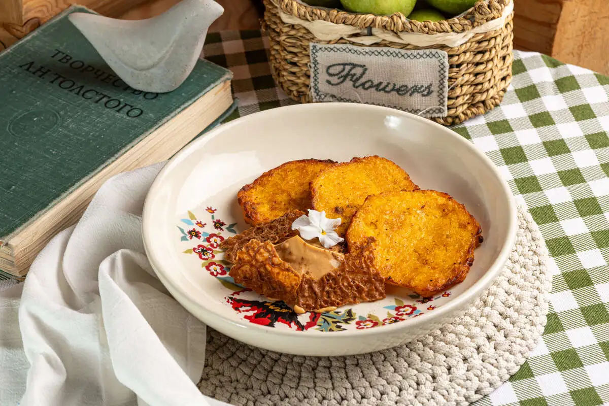 Оладьи из тыквы кремом из сгущенки