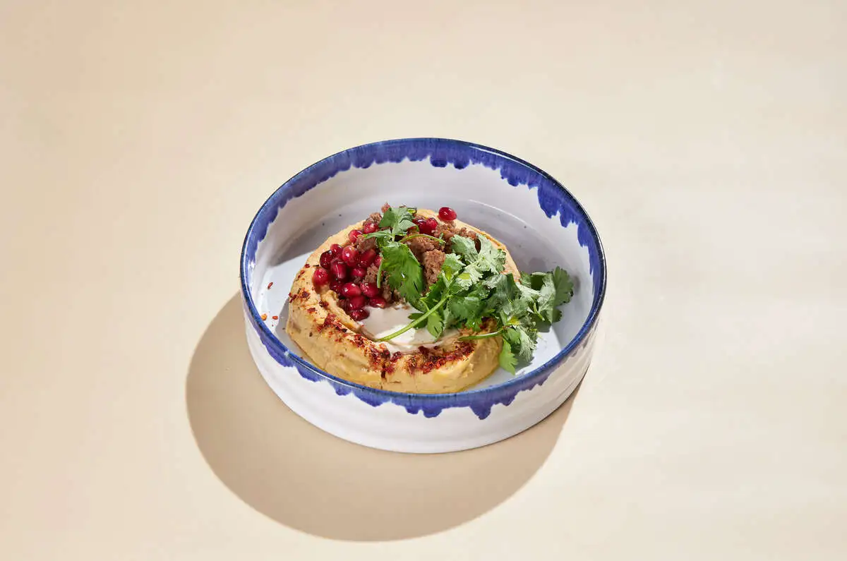 Хумус с жареным ягненком 