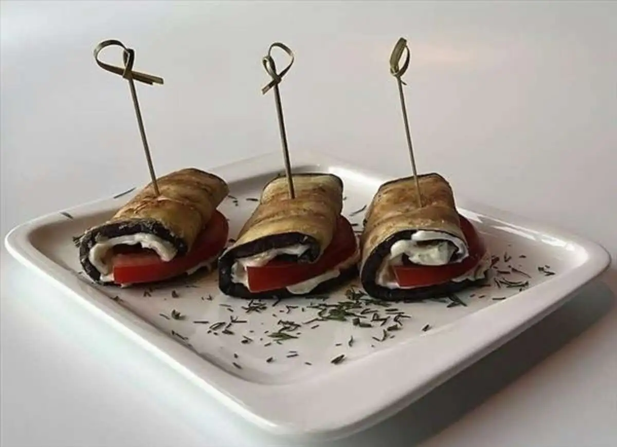 Рулетики из баклажан