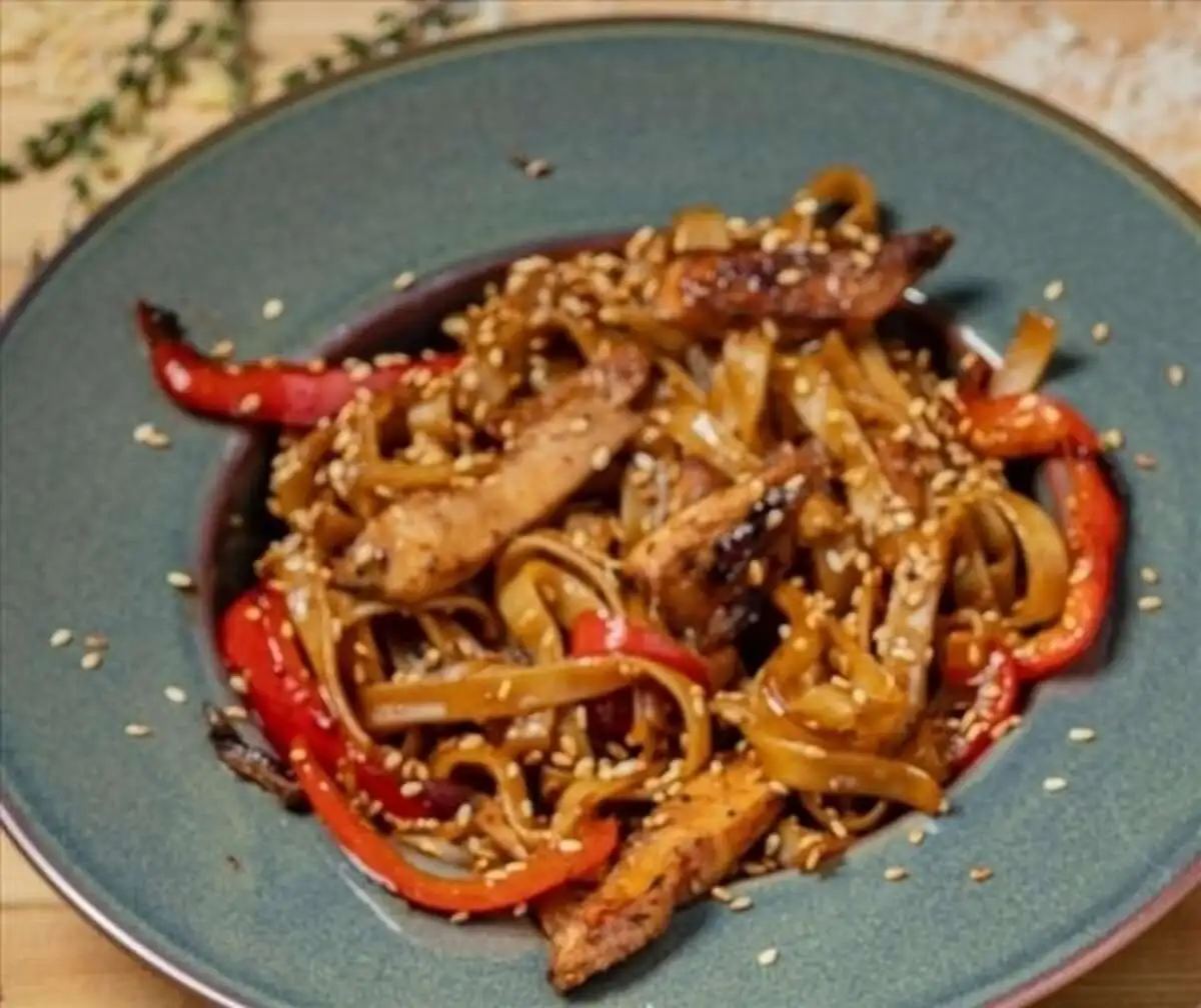 Удон с курицей