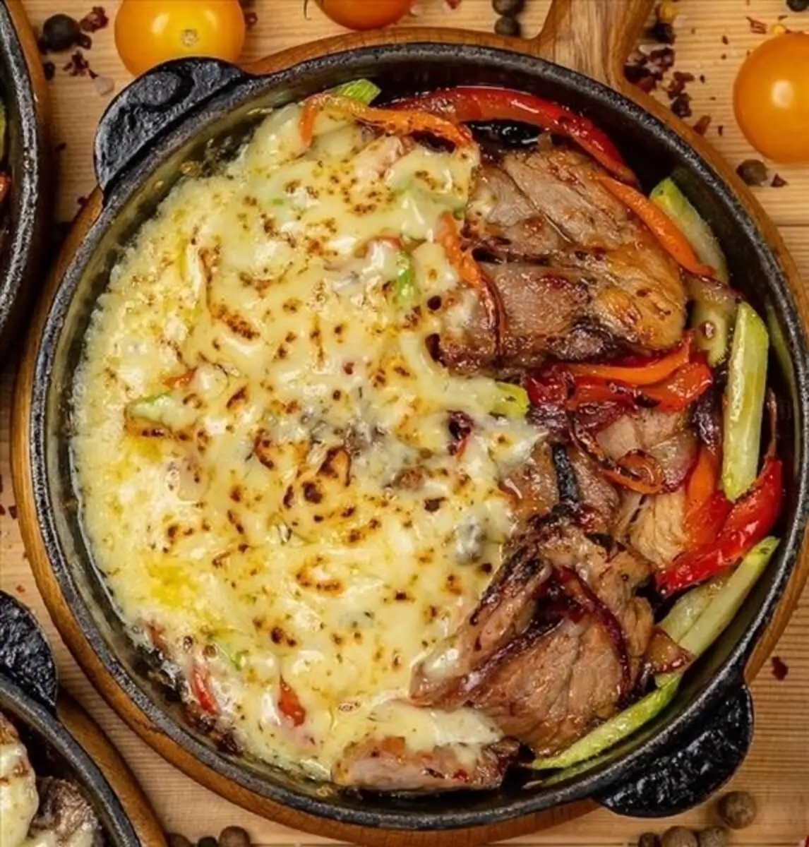 Сковородка со свининой