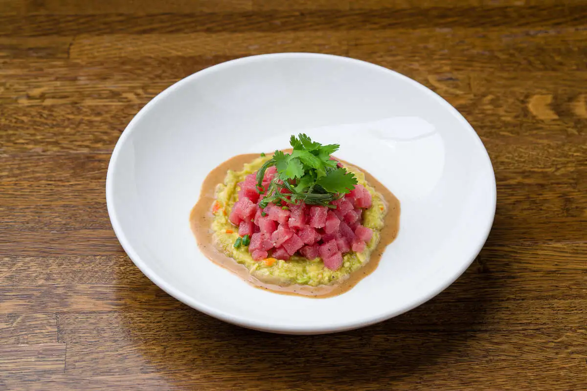 Тартар из тунца с перечным понзу