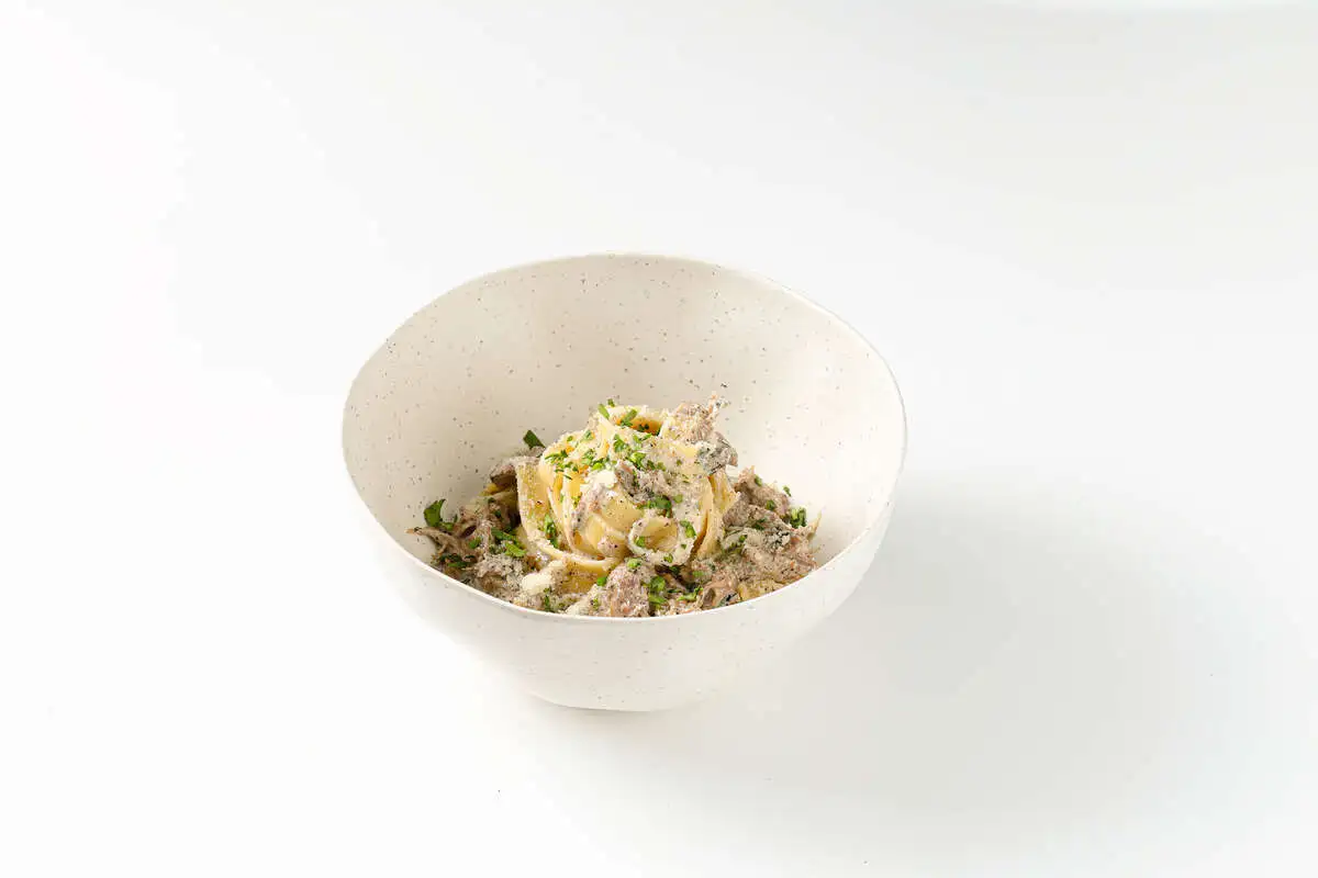 Салат с курицей и овощами