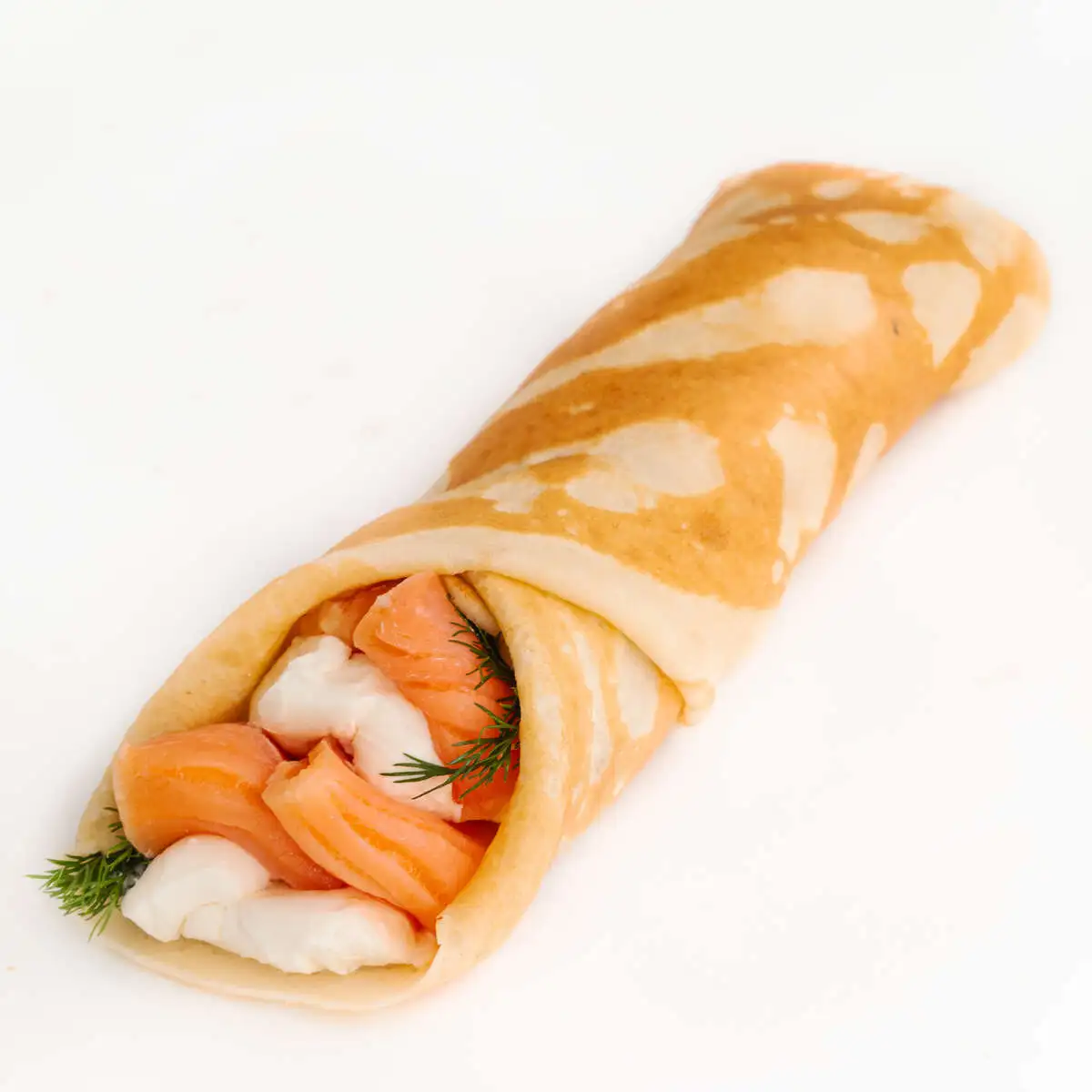 Блинчик с лососем и сливочным сыром