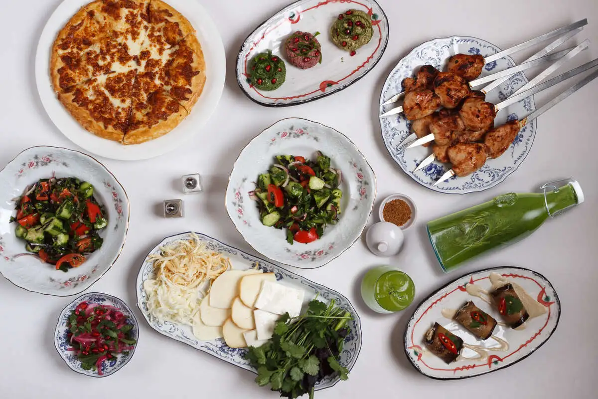 Сет Девичник