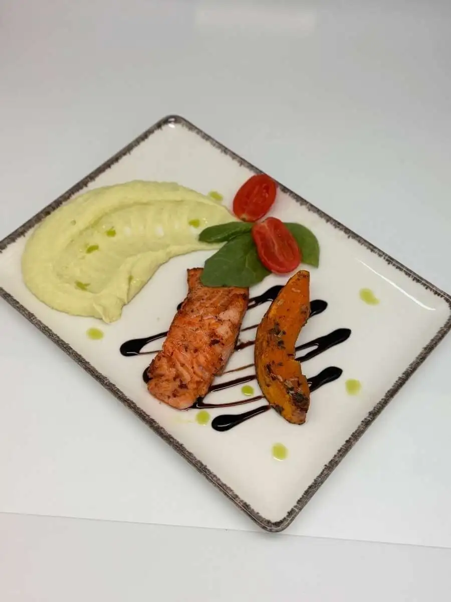 Запеченная тыква с форелью и пюре васаби, 310г