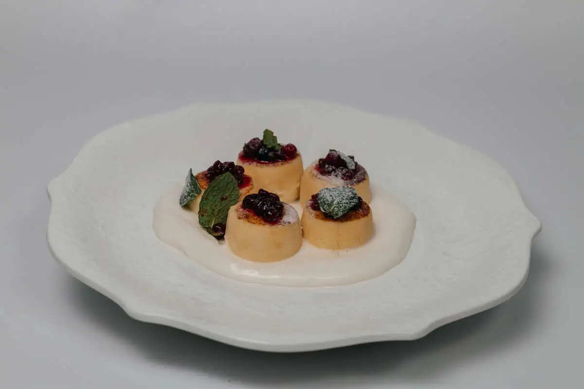 Сырники из Рикотты со сметанным кремом