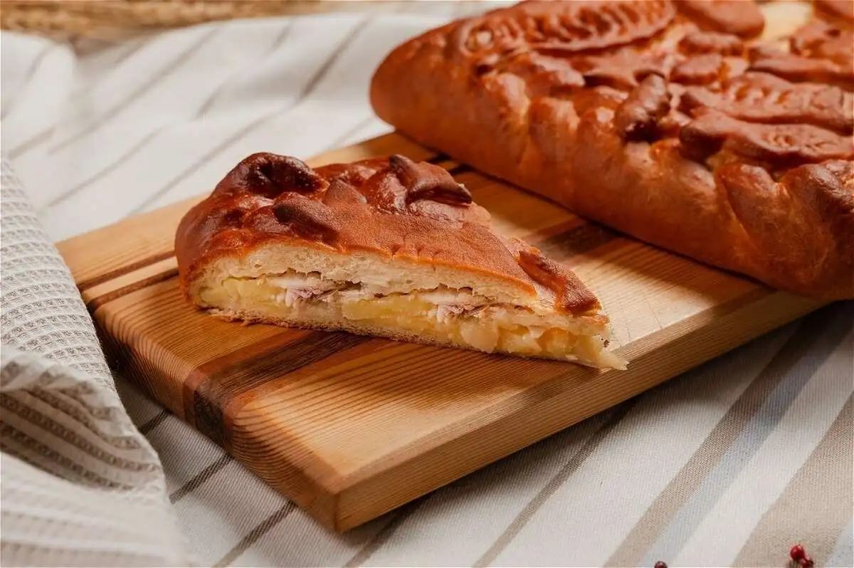 Пирог с картофлем и сырком