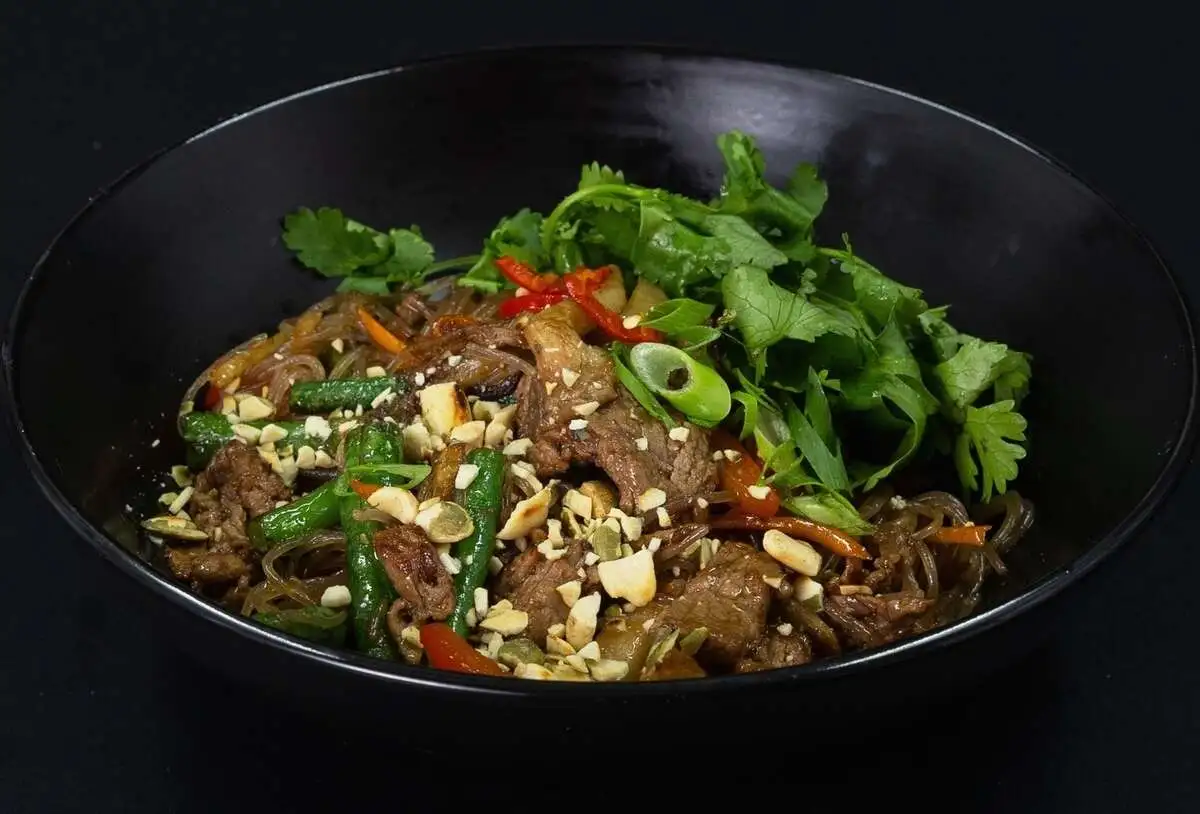 лапша ФУНЧОЗА С ГОВЯЖЬЕЙ ВЫРЕЗКОЙ