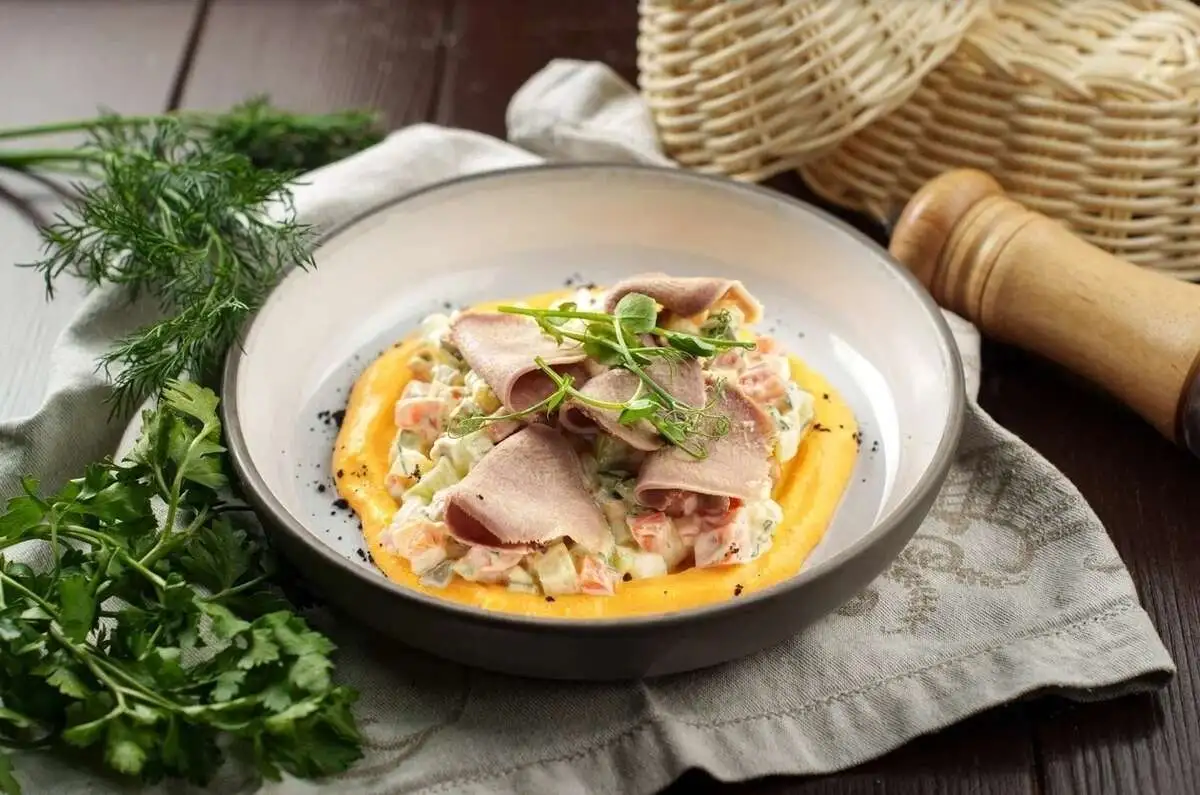 Оливье с языком