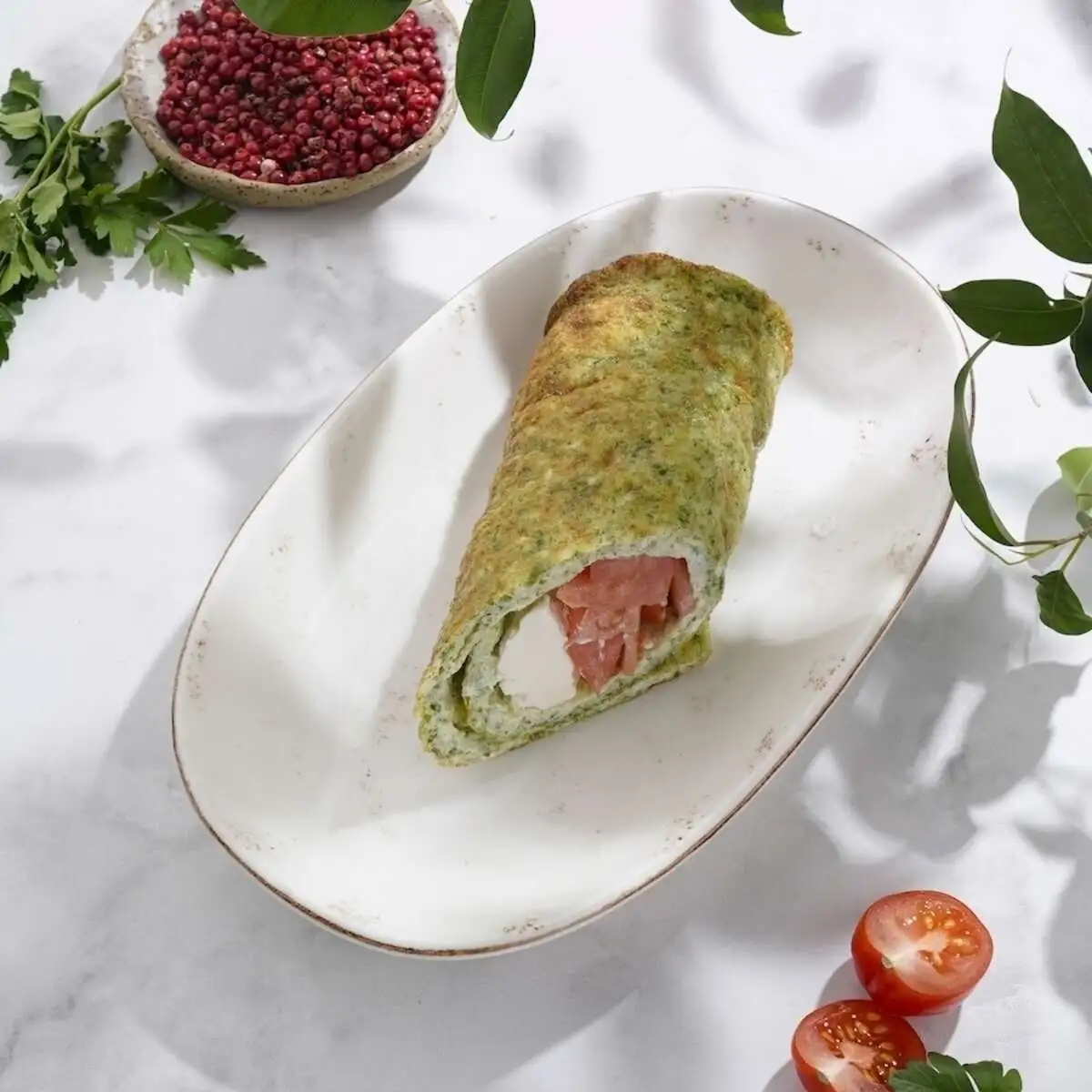 Омлет со шпинатом и творожным сыром