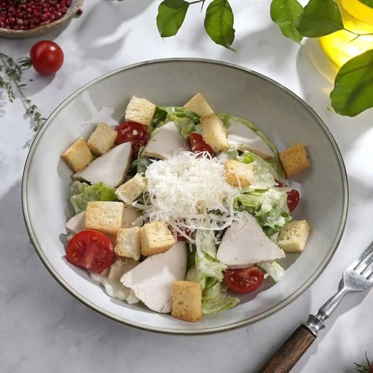 Салат Цезарь с курицей