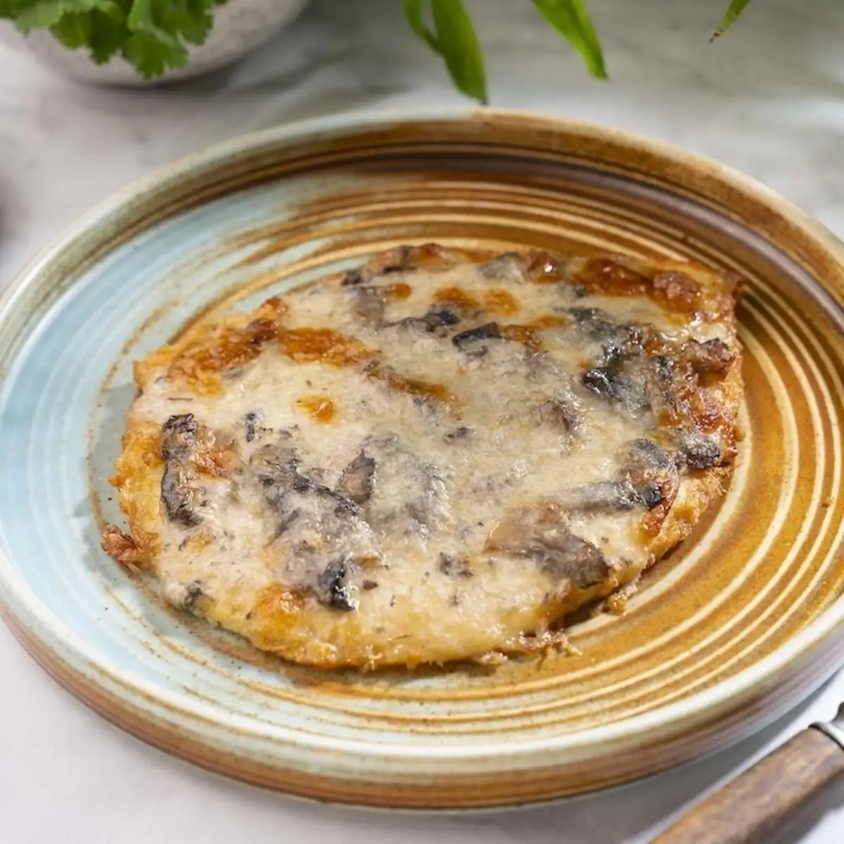 Отбивная с грибами