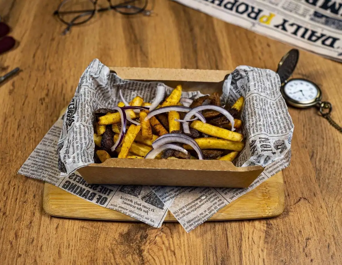 Картошечка с рваной говядиной под соусом барбекю