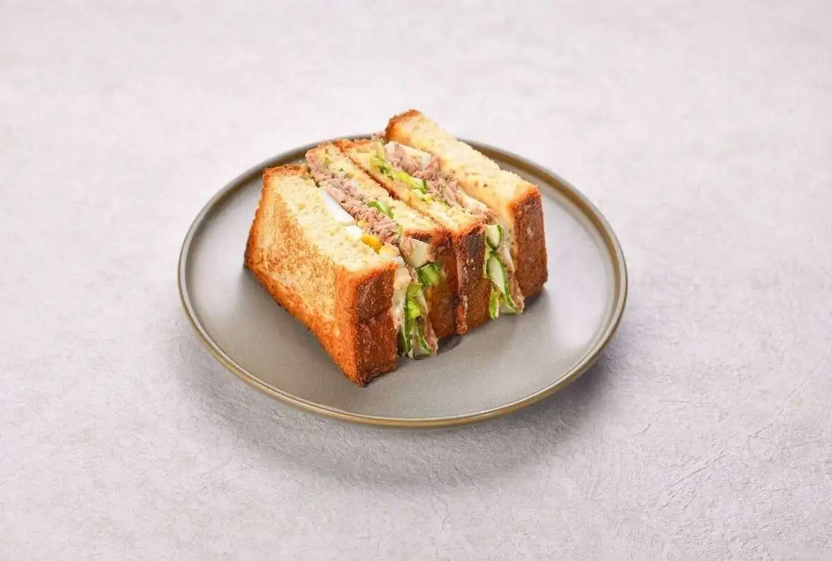 Сэндвич с тунцом и горчичным соусом