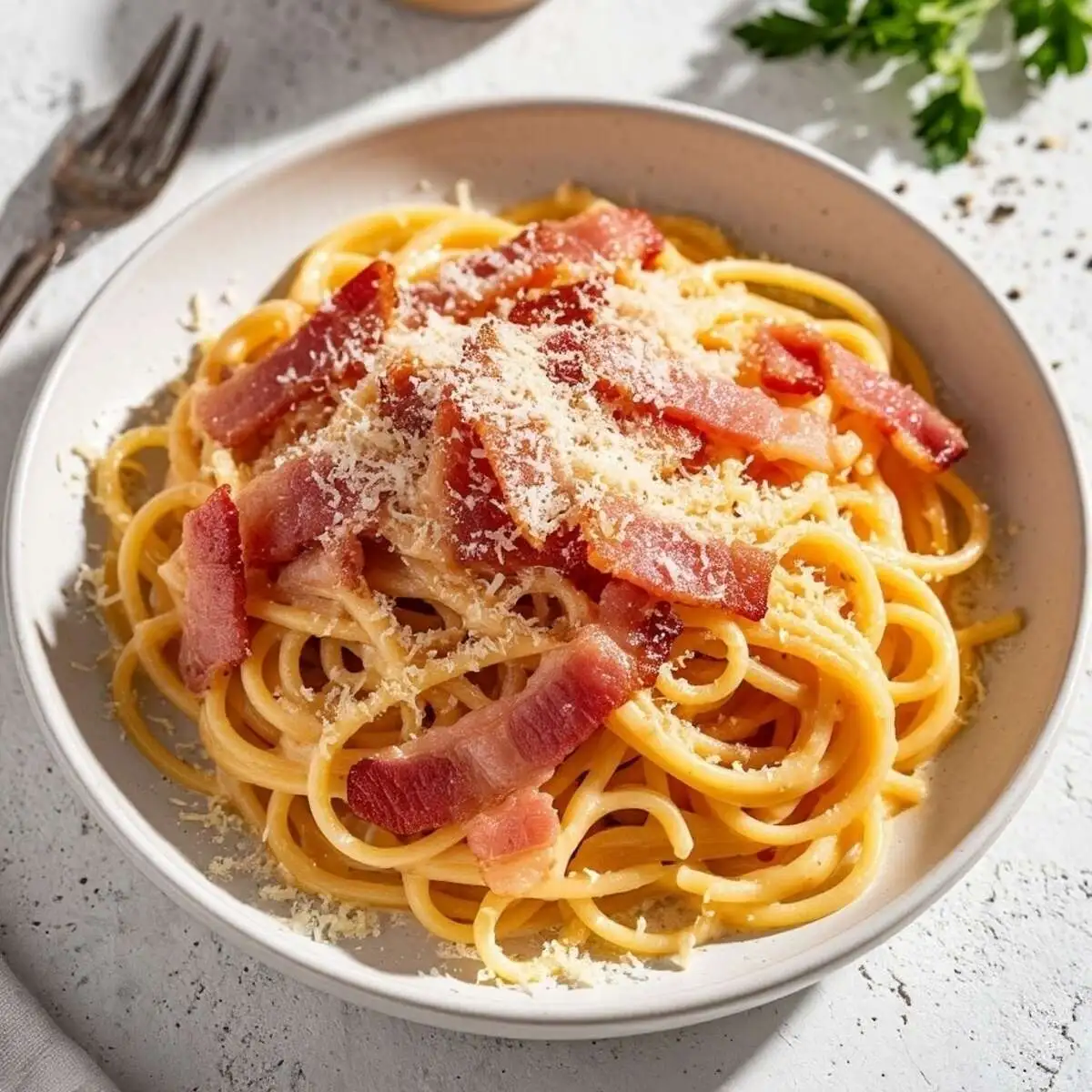 Паста "Карбонара" со свиной грудинкой и сыром "Пармезан"