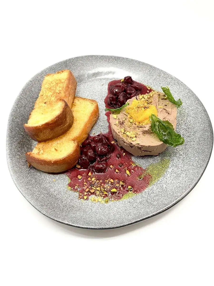 Пате из печени*вишнёвый соус