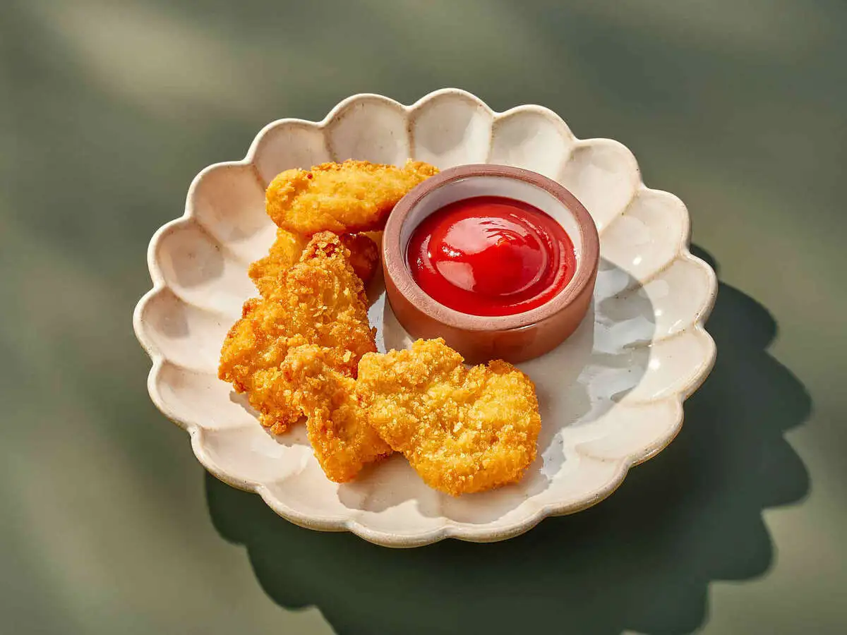 Наггетсы куриные с розовым соусом