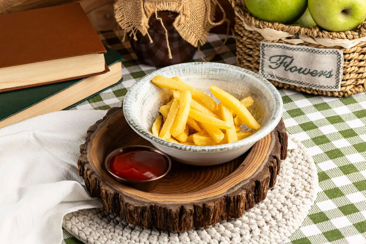 Картофель фри с кетчупом 