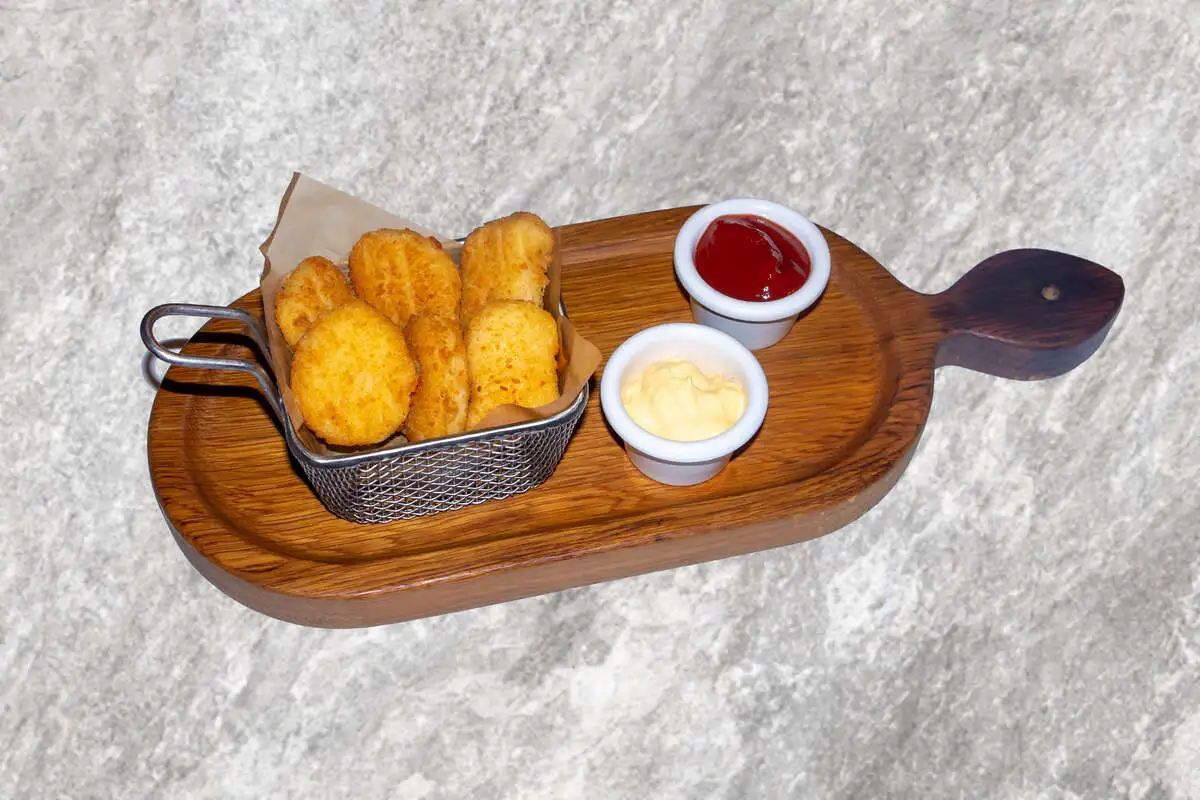 Наггетсы с соусами