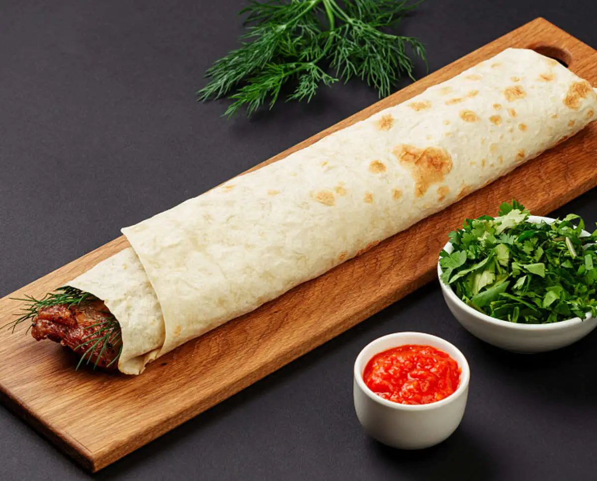 Шашлык из шеи свинины в лаваше 