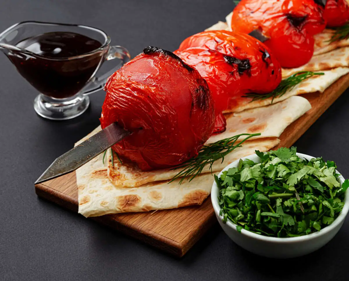 Помидор на мангале