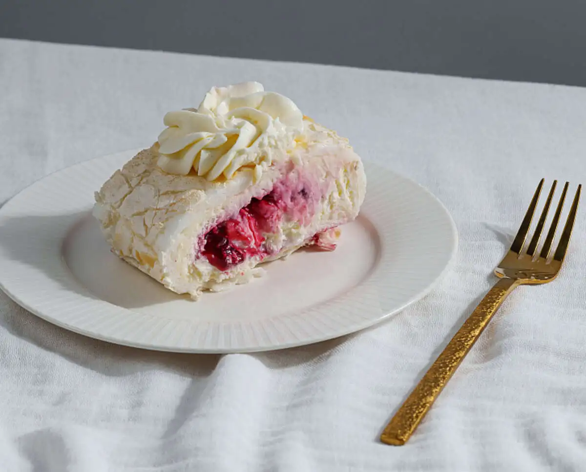 Меренговый рулет 