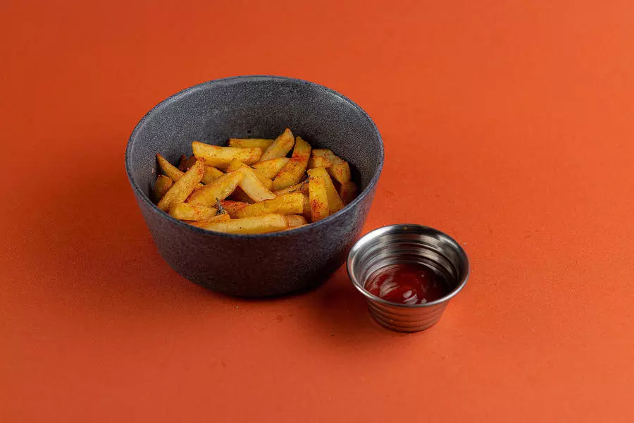 Картофель фри с тимьяном