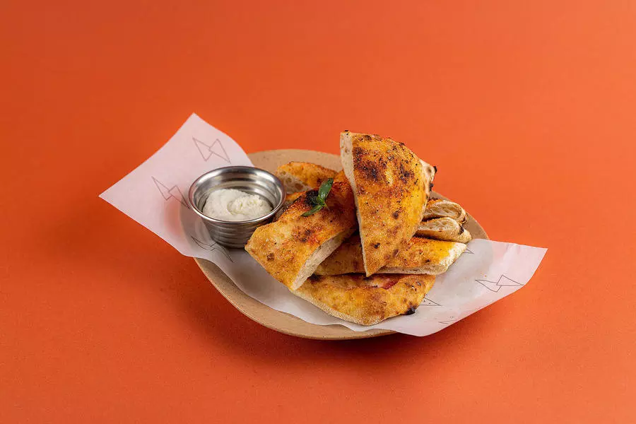 Фокачча с солью и оливковым маслом 0,5