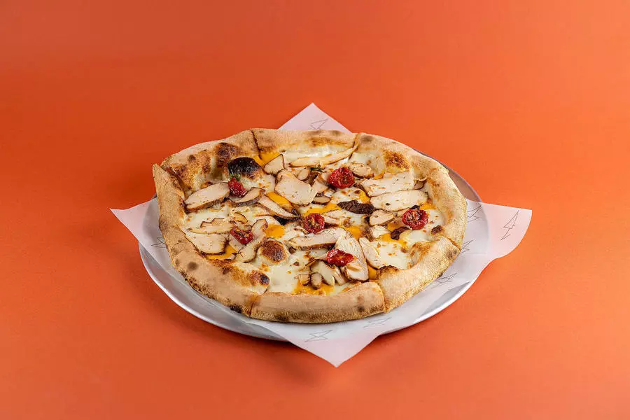 Пицца Курица с вялеными томатами  30 см