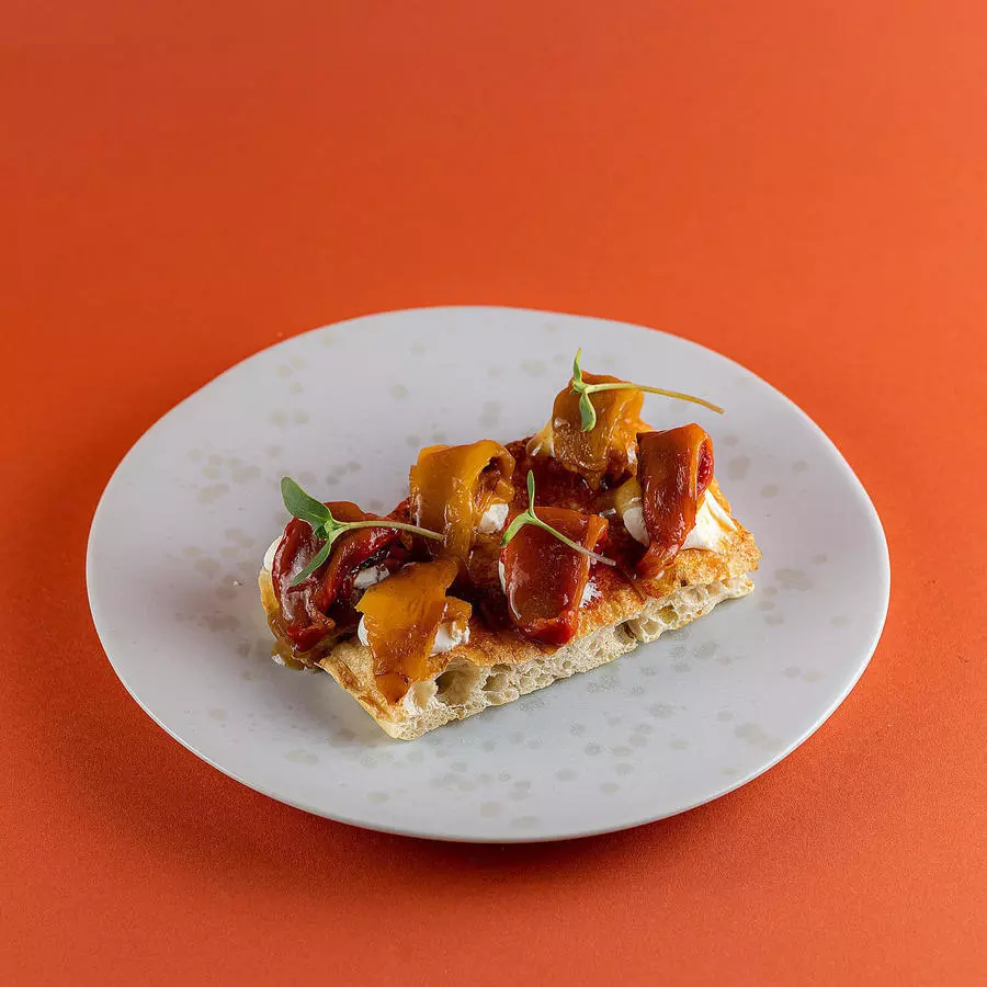 Сморреброды на фокачче