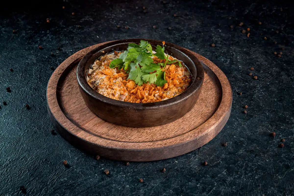 Ореховая свинина (гхори ногори)