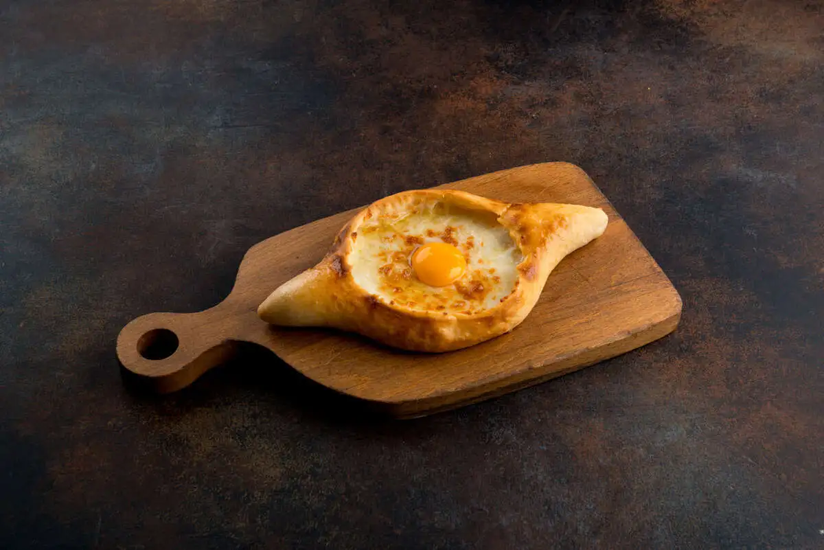 Хачапури по-аджарски 